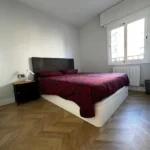 Bright furnished student apartment in C/ Berlín 78 Barcelona with cozy shared rooms and modern interiors