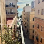 Spacious student apartment in La Barceloneta Barcelona with balcony and furnished bedrooms near the beach