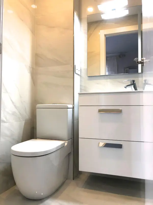 Spacious student apartment in La Barceloneta Barcelona with balcony and furnished bedrooms near the beach