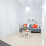 Cozy student apartment in Calle Nicaragua 130 Barcelona near ESADE with furnished room and bright interiors