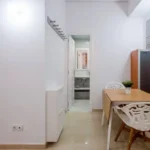 Cozy student apartment in Calle Nicaragua 130 Barcelona near ESADE with furnished room and bright interiors
