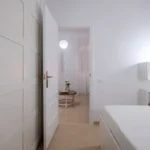 Cozy student apartment in Calle Nicaragua 130 Barcelona near ESADE with furnished room and bright interiors
