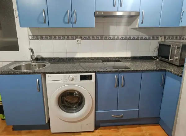 Bright furnished student apartment in Calle Jaume Giralt 3 Barcelona with air conditioning and natural light