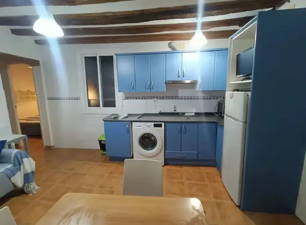 Bright furnished student apartment in Calle Jaume Giralt 3 Barcelona with air conditioning and natural light