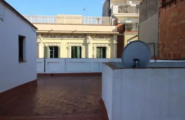 Bright penthouse student apartment in Calle de Maurici Serrahima Barcelona with balcony and furnished interiors