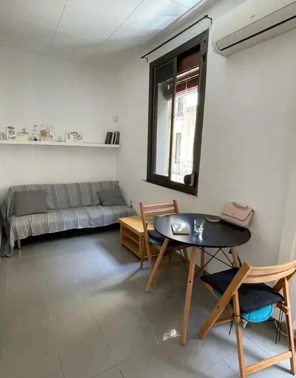 Bright student apartment in La Barceloneta Barcelona with balcony air conditioning and furnished interiors