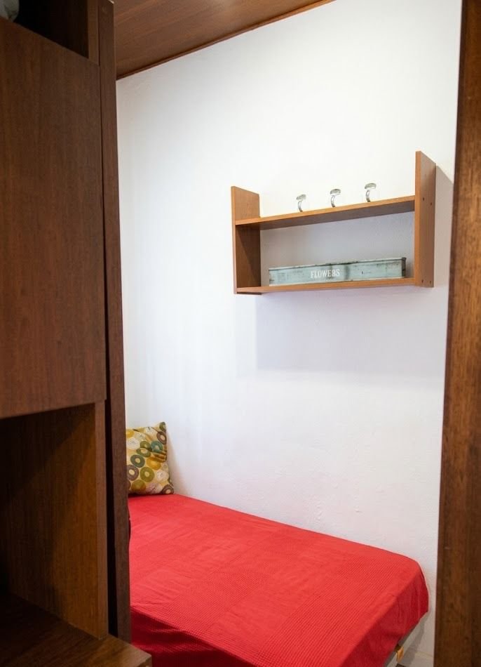Bright penthouse student apartment in Calle de Maurici Serrahima Barcelona with balcony and furnished interiors