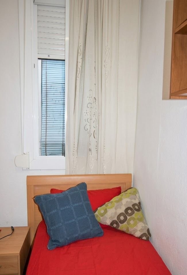 Bright penthouse student apartment in Calle de Maurici Serrahima Barcelona with balcony and furnished interiors