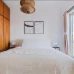 Modern student apartment in Calle de Sicília Barcelona with renovated interiors and air conditioning