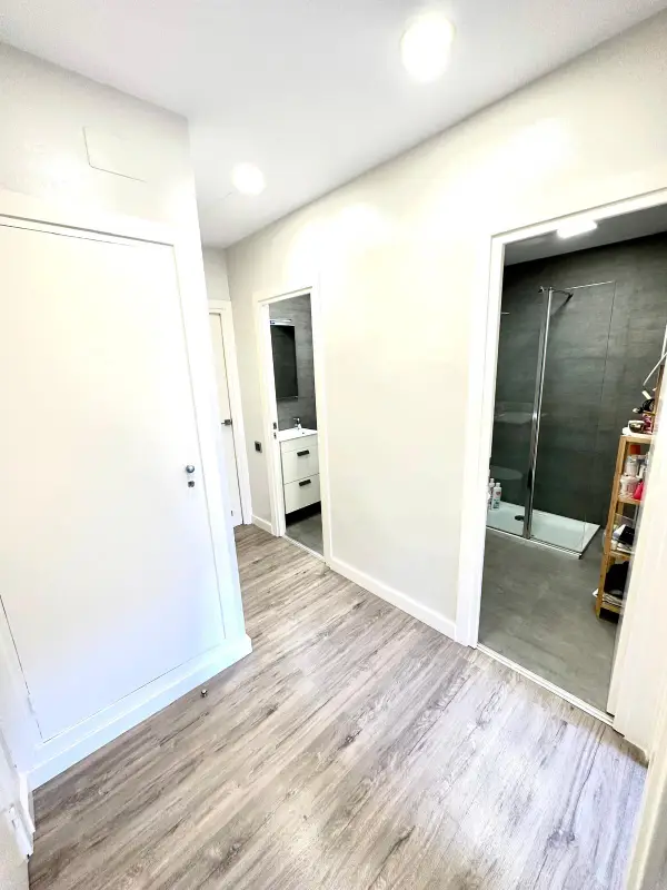 Bright student apartment in Les Corts Barcelona with balcony natural light and furnished interiors
