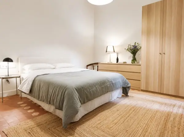 Modern student apartment in Calle d'Aribau Eixample Barcelona with terrace, two bedrooms, and furnished interiors