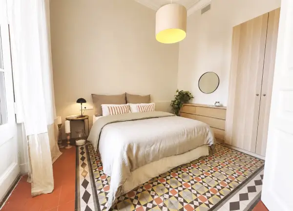 Modern student apartment in Calle d'Aribau Eixample Barcelona with terrace, two bedrooms, and furnished interiors