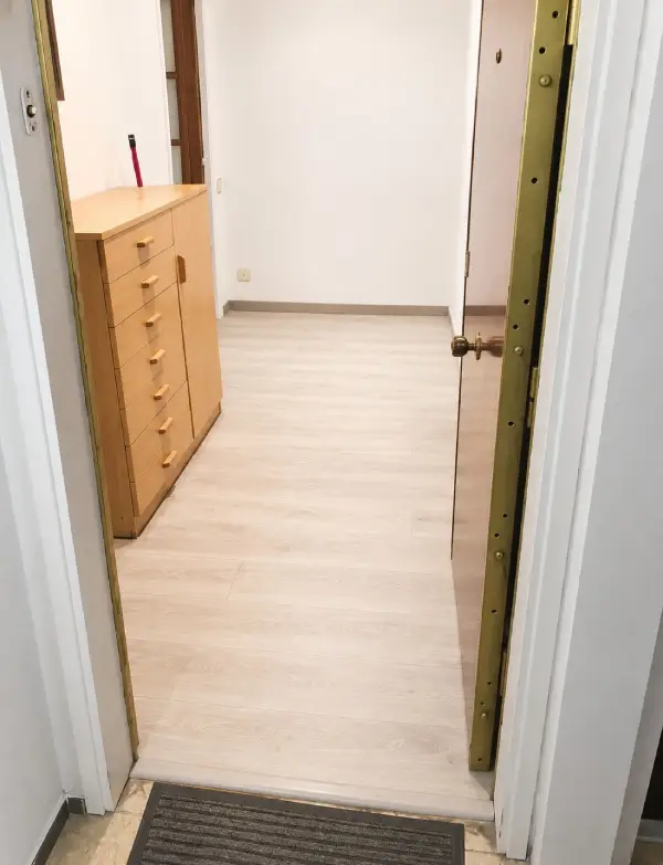 Furnished student room in Eixample Barcelona with private bathroom desk and built-in wardrobe