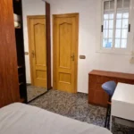 Furnished student room in Sarrià Barcelona near Muntaner FGC with balcony and shared apartment