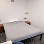 Furnished student room in Sarrià Barcelona near Muntaner FGC with balcony and shared apartment