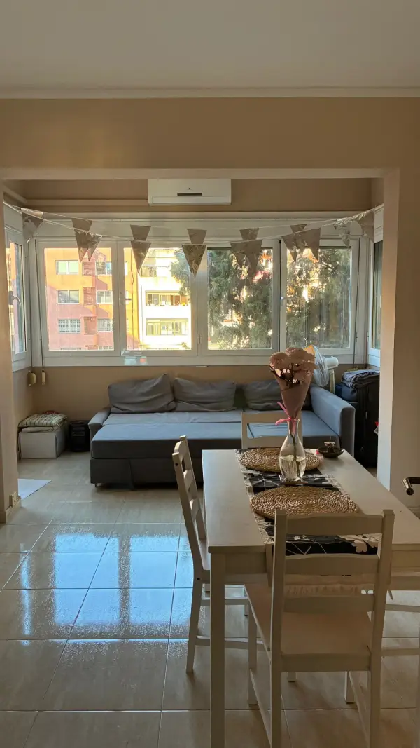 Furnished student room in Enric Granados 133 Barcelona near Provença FGC and ESADE transport links