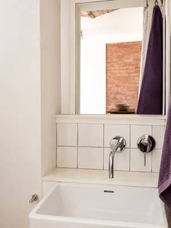 Fully furnished student studio apartment in Eixample Barcelona near Entença Metro with equipped kitchen