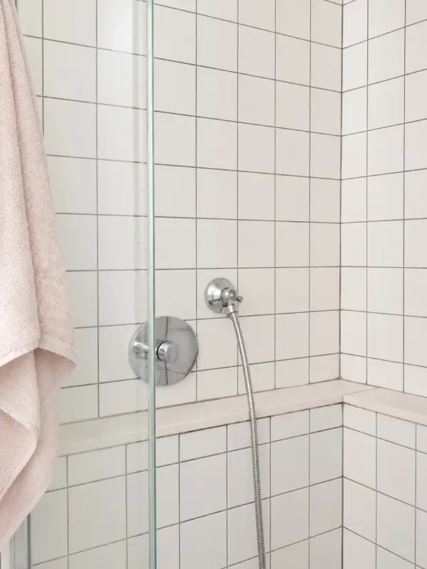 Fully furnished student studio apartment in Eixample Barcelona near Entença Metro with equipped kitchen