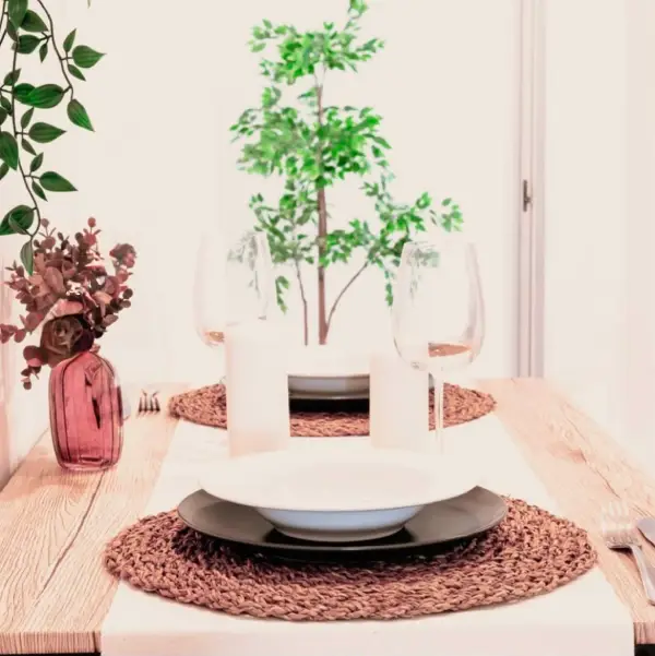 Bright furnished student room in a shared apartment in Barcelona with equipped kitchen