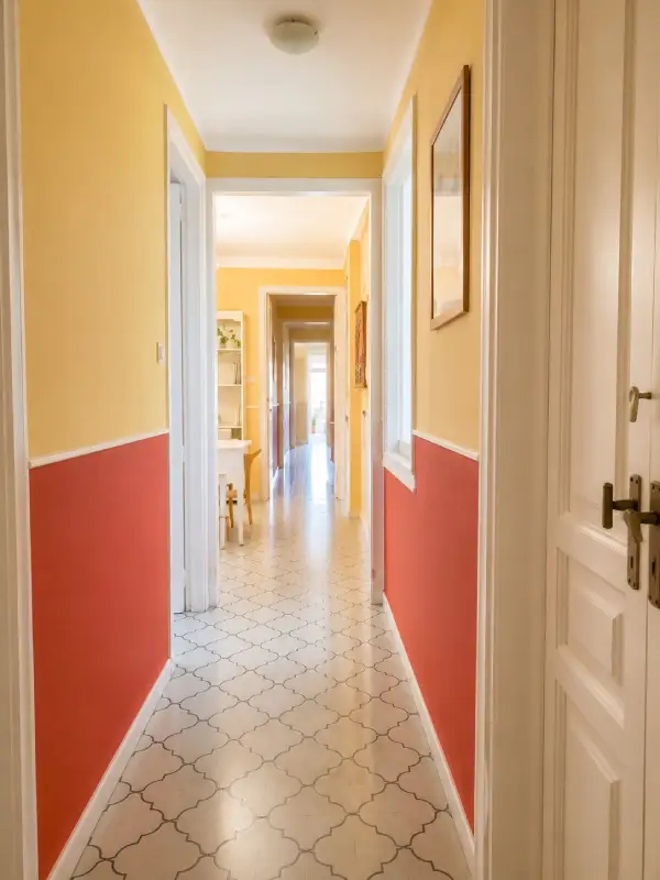 Spacious student room in Plaça Urquinaona Barcelona with double bed, study desk, and shared terrace