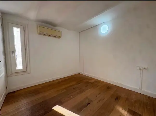 Modern penthouse apartment in Poblenou Barcelona with large private terrace and one bedroom