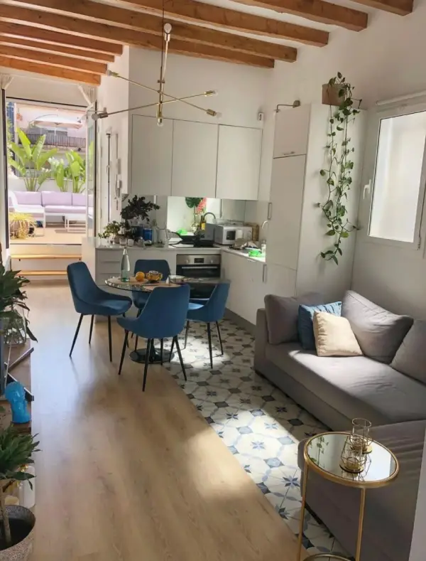 Fully furnished student penthouse in Barcelona with two private terraces and one bedroom