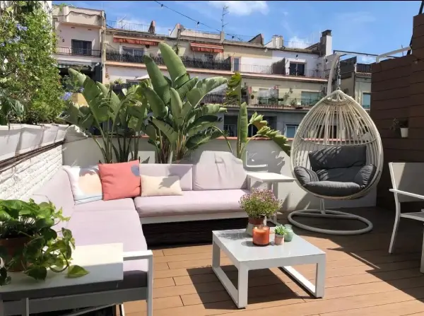 Fully furnished student penthouse in Barcelona with two private terraces and one bedroom