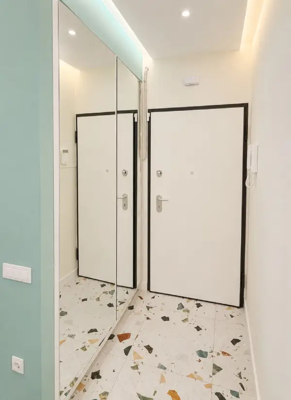 Renovated 30 m² student studio apartment in Barcelona with private terrace and fully equipped kitchen