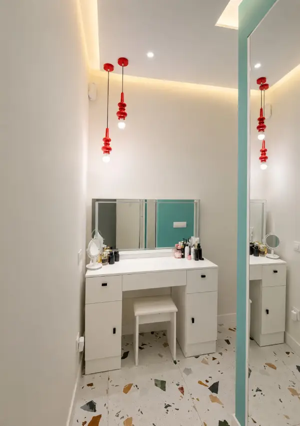 Renovated 30 m² student studio apartment in Barcelona with private terrace and fully equipped kitchen