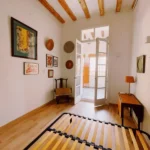 Fully furnished 2-bedroom student apartment in Gràcia Barcelona with two bathrooms and balcony