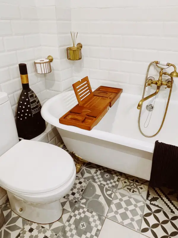 Fully furnished 2-bedroom student apartment in Gràcia Barcelona with two bathrooms and balcony