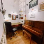 Fully furnished 2-bedroom student apartment in Gràcia Barcelona with two bathrooms and balcony