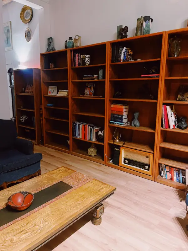 Fully furnished 2-bedroom student apartment in Gràcia Barcelona with two bathrooms and balcony