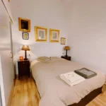 Fully furnished 2-bedroom student apartment in Gràcia Barcelona with two bathrooms and balcony