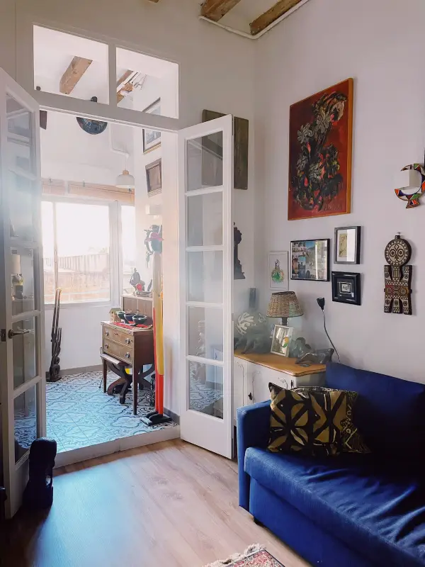 Fully furnished 2-bedroom student apartment in Gràcia Barcelona with two bathrooms and balcony