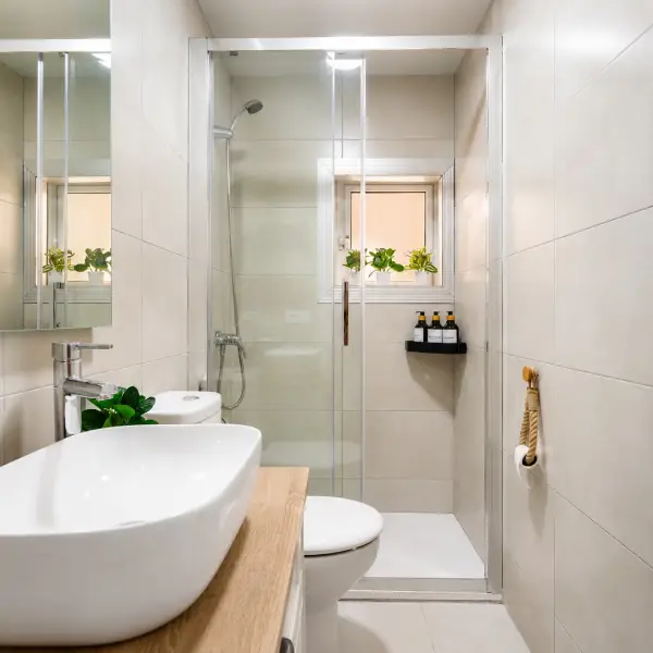 Student room in a 5-bedroom shared apartment in Sants Barcelona with garden and equipped kitchen