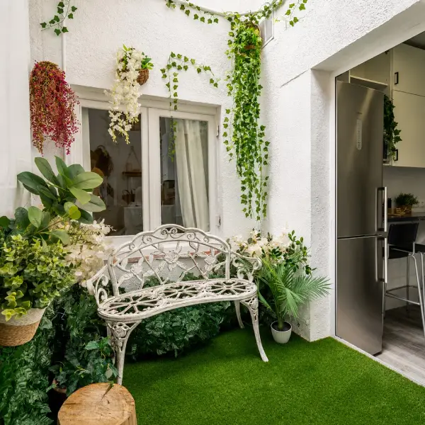 Student room in a 5-bedroom shared apartment in Sants Barcelona with garden and equipped kitchen
