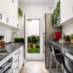 Student room in a 5-bedroom shared apartment in Sants Barcelona with garden and equipped kitchen