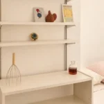 2-bedroom student apartment on Calle dels Mercaders Barcelona with balcony and fully equipped kitchen