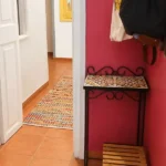 2-bedroom student apartment on Calle dels Mercaders Barcelona with balcony and fully equipped kitchen