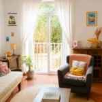 2-bedroom student apartment on Calle dels Mercaders Barcelona with balcony and fully equipped kitchen