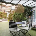 Fully furnished student room in Sant Gervasi Barcelona with double bed, private bathroom and desk