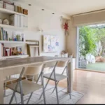 Fully furnished student room in Sant Gervasi Barcelona with double bed, private bathroom and desk