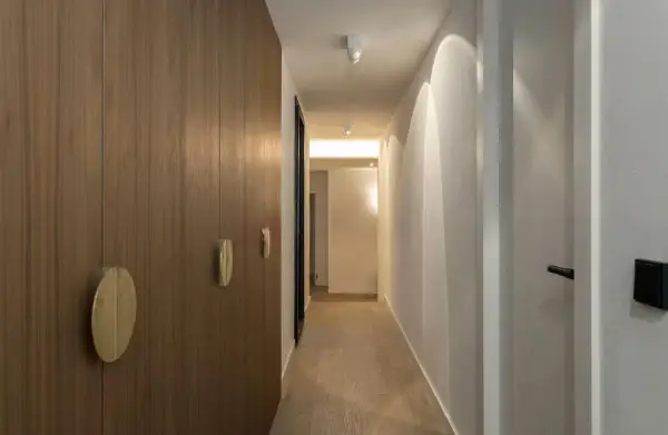 Renovated 5-bedroom apartment in Sant Gervasi Barcelona with 5 bathrooms, parking, equipped kitchen and built-in wardrobes