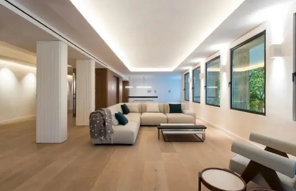 Renovated 5-bedroom apartment in Sant Gervasi Barcelona with 5 bathrooms, parking, equipped kitchen and built-in wardrobes