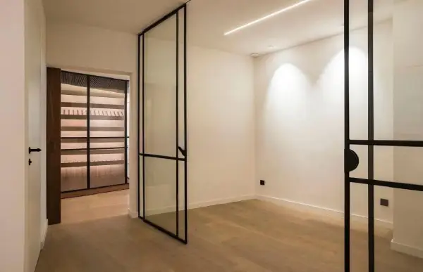 Renovated 5-bedroom apartment in Sant Gervasi Barcelona with 5 bathrooms, parking, equipped kitchen and built-in wardrobes