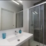 2-bedroom student apartment in Hospitalet de Llobregat Barcelona with terrace, equipped kitchen and study desks