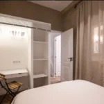 Double bedroom in 5-bedroom shared student apartment near La Rambla Barcelona